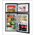 Двухдверный холодильник с верхней морозильной камерой в вертикальном положении